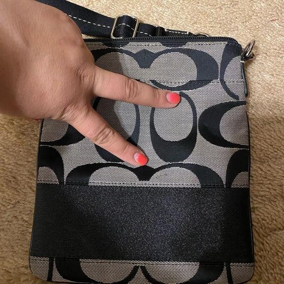 Coach Cross Body Bag - Picture 2 of 4